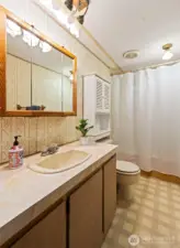 Full Bathroom #2
