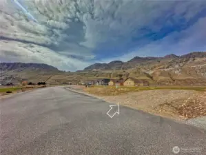 Property entrance and road view towards south of 119 N Shore Dr