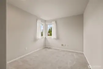 Guest Bedroom 1 - Dual Windows!