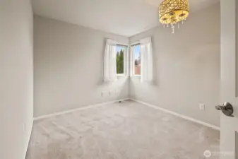 Guest Bedroom 2 - Dual Windows!