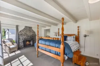 3RD BEDROOM With one of the 5 fireplaces.