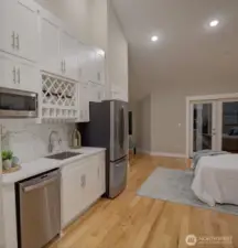 Complete kitchen!