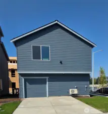 1 Car Garage/2 Car Driveway/EV Outlet in Garage