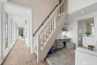 TAcross the hall from the primary suite lies a second en suite bedroom.
