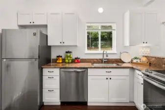 Gorgeous stainless steel appliances stay!