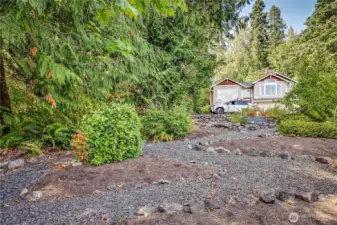 Easy trail to walk to the street.