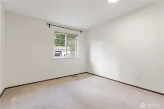 Second floor bedroom4 facing south