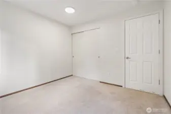 Second floor bedroom4