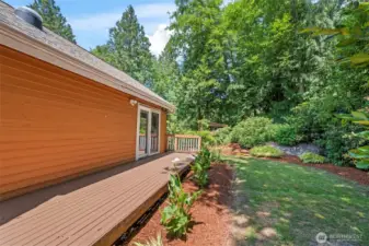outside entry from bedroom