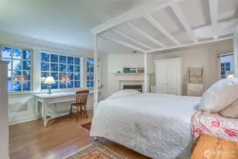 Primary suite with views of bay