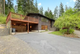 There is a door in the carport for direct, convenient access to the home!