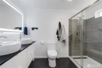 Updated Primary 3/4 Bath