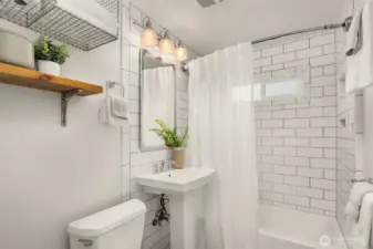 Full bath with heated tile floors. Cozy all year long!