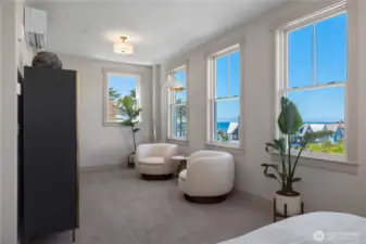 Primary bedroom sitting area w/ocean view