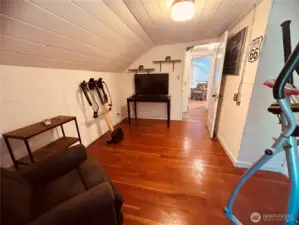 Another angle of 2nd bedroom.