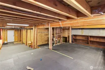 ...wouldn't this make a great gym??  OR, LOTS of extra storage, OR, maybe pop open the wall into the 5th bedroom?