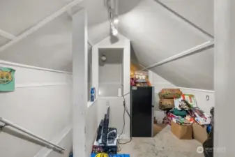 Upstairs foyer and stairs