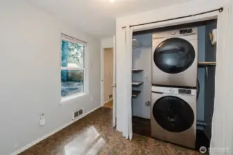 washer/dryer laundry room