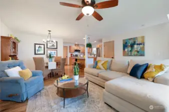 The living room space has an open floorplan, providing the ultimate in flexibility for space utilization, and is great for hosting large groups of people.