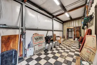 Extra garage space on the left