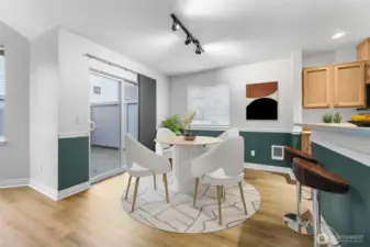 Dining Room (virtually staged)