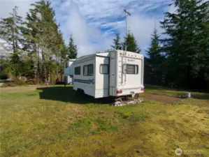 5th wheel slides have custom made aluminium covers for added protection from rain.