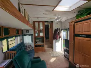 Very well cared-for 5th wheel