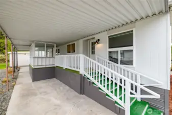 Enjoy flexible access with low-profile stairs or a convenient ramp for easy entry.