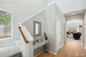 Beautiful 2 story entry. Here VIRTUALLY STAGED