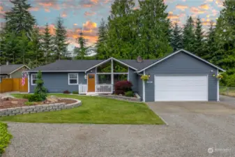 Hard to find beautiful NW Contemporary rambler!