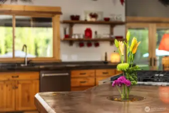 Custom built-in Ikebana floral vase, a nod to the Zen feeling here!