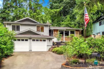 Remodeled retreat near it all!