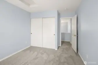Guest bedroom.