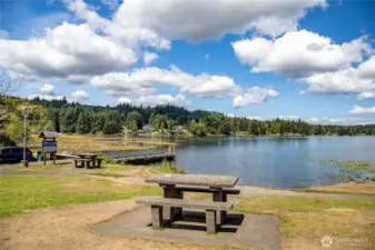 Just a few blocks to Kitsap Lake public park and boat launch.