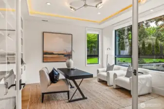 Large Mainfloor Office