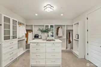 Custom Closets in Primary