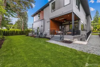 Large Yard - Fully Fenced