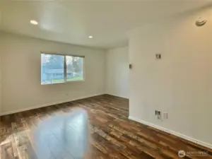 Bonus Room/ Flex Space/ Office