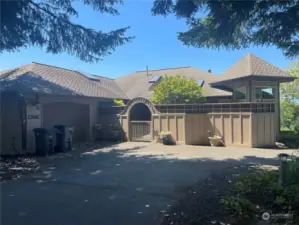 Builder built this home in the neighborhood.