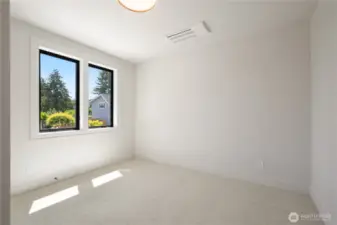 Another upstairs bedroom, 3 total!
