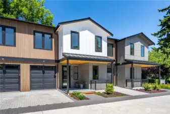 5 units surrounded by lush trees & multi-million dollar homes