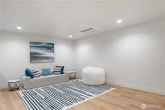 More of the bonus room, it’s huge!