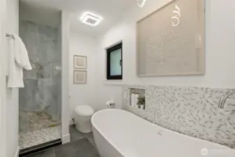Free standing tub and incredible bidet.