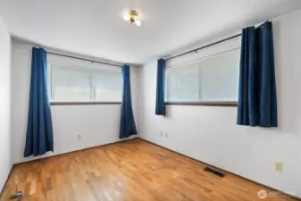 Bedroom 1 (Main)