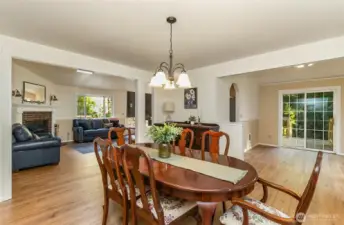 Formal dinning room