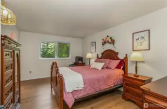 Main Bedroom is very spacious & featured walk in shower - 2 sinks- walk in closet