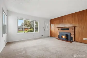 Living Room w/ Pellet Stove Insert