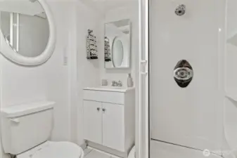 Lower level 3/4 bath