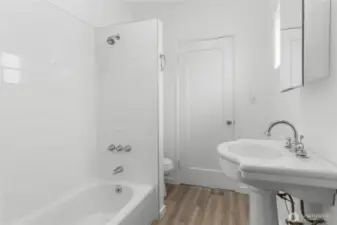 Connecting Bath