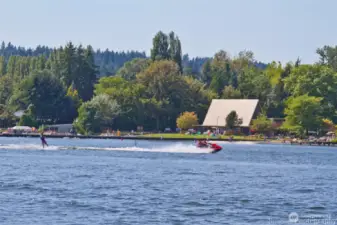 Access to the Lake Forest Park Civic Club is a huge bonus to this property.  Current homeowners use it all the time!